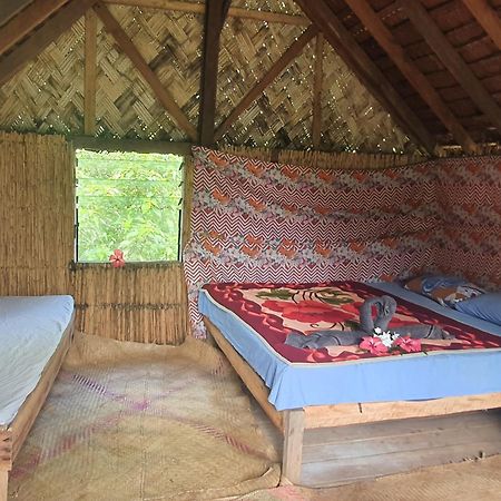Island Paradise Bungalows Lenkuru Luaran gambar
