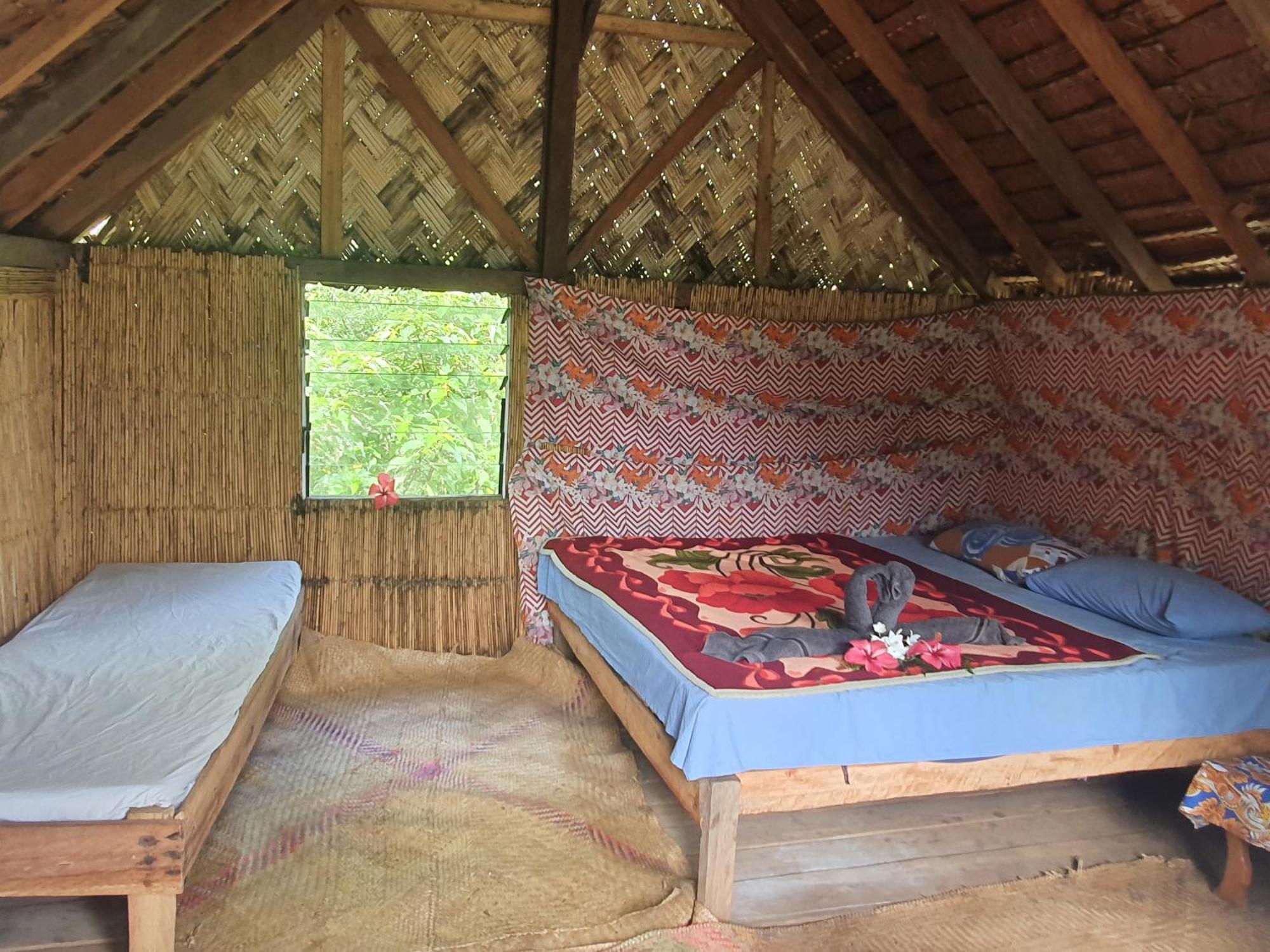 Island Paradise Bungalows Lenkuru Luaran gambar